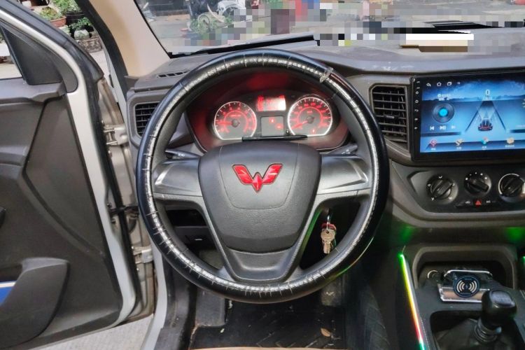 Used Wuling Hongguang V 2021 1.5L Jingqu Version LAR Steering Wheel
