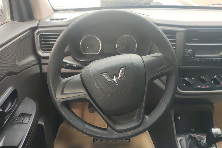 Used Wuling Hongguang V 2021 1.5L Jingqu Version LAR Steering Wheel