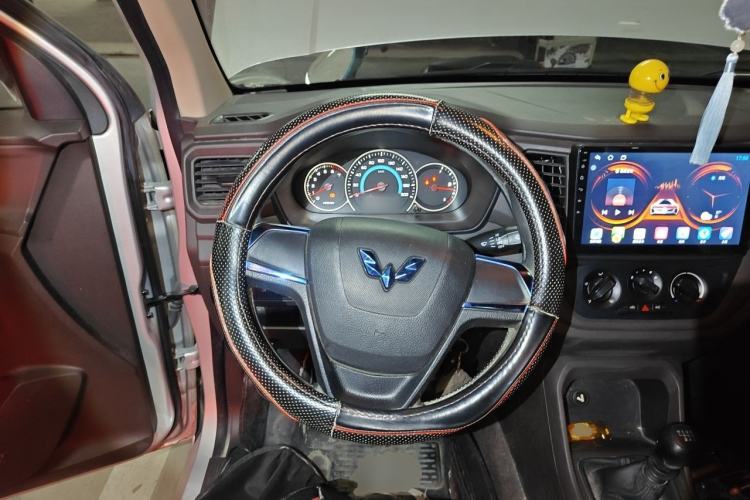 Used Wuling Hongguang V 2021 1.5L Enjoyment Edition LAR Steering Wheel