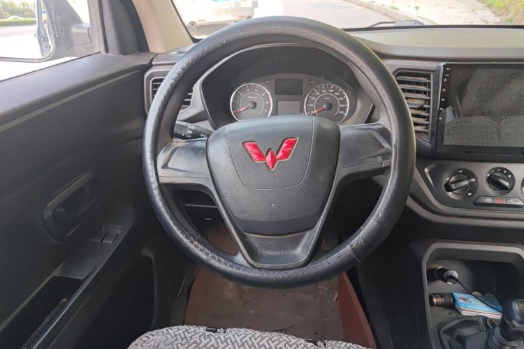 Used Wuling Hongguang V 2021 1.5L Jingqu Version LAR Steering Wheel