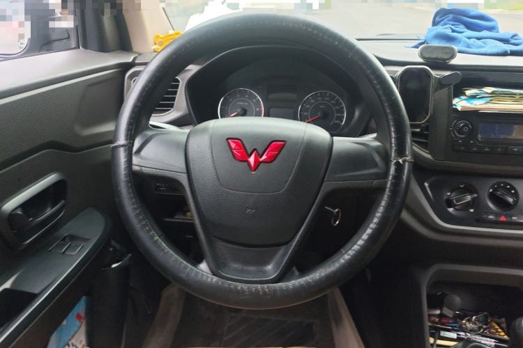 Used Wuling Hongguang V 2021 1.5L Jingqu Version LAR Steering Wheel