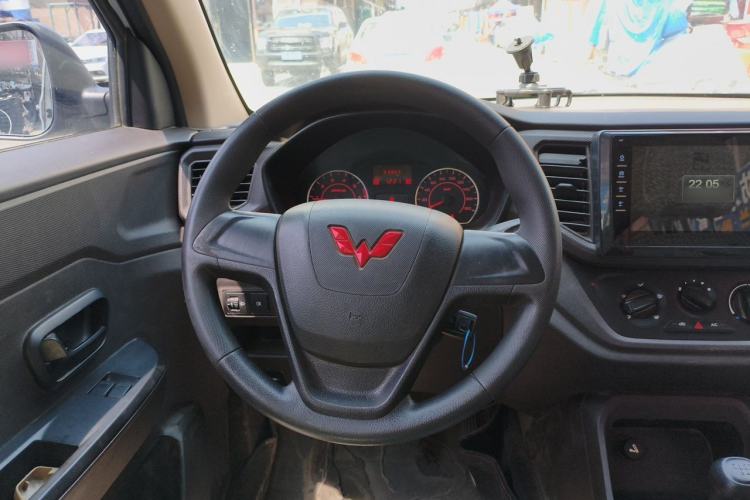 Used Wuling Hongguang V 2021 1.5L Enjoyment Edition LAR Steering Wheel