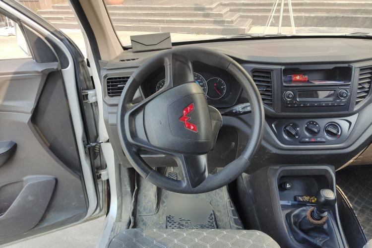 Used Wuling Hongguang V 2021 1.5L Enjoyment Edition LAR Steering Wheel