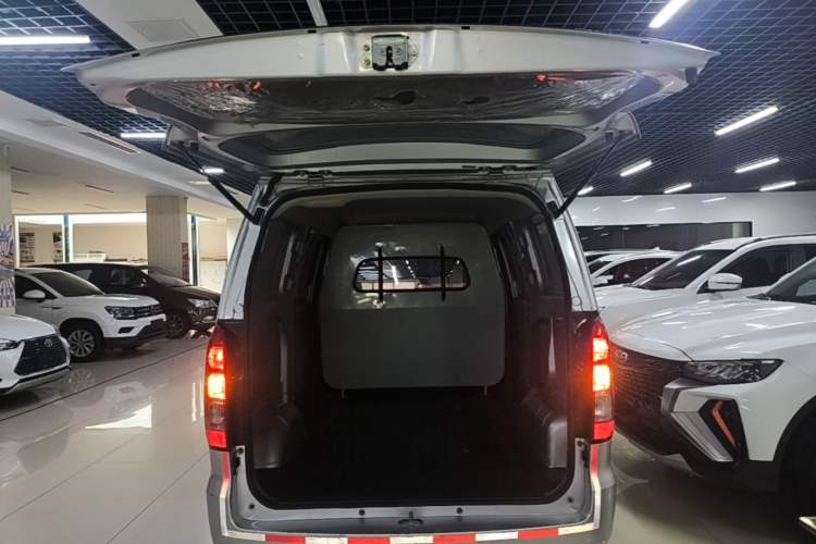 Used Wuling Hongguang V 2021 1.5L Jingqu Edition Enclosed-Window Vehicle LAR Trunk