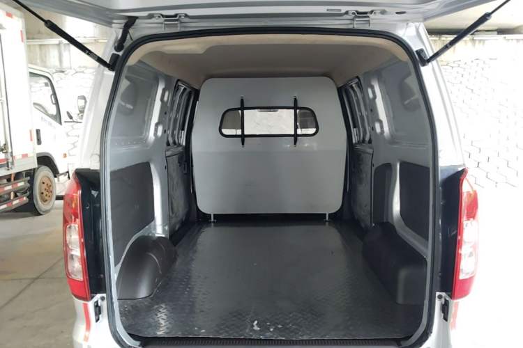 Used Wuling Hongguang V 2021 1.5L Jingqu Edition Enclosed-Window Vehicle LAR Trunk