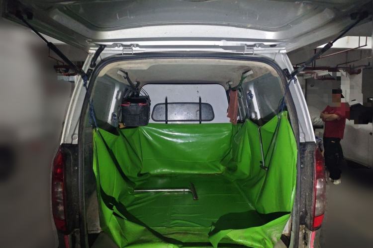 Used Wuling Hongguang V 2021 1.5L Jingqu Edition Enclosed-Window Vehicle LAR Trunk