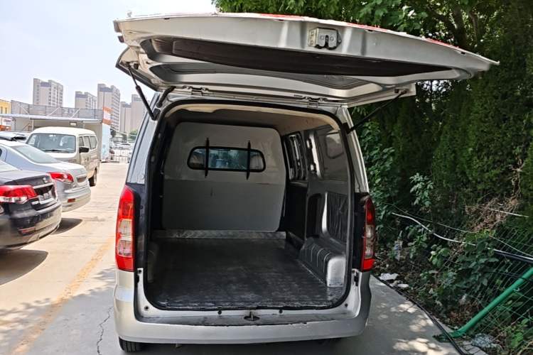 Used Wuling Hongguang V 2021 1.5L Jingqu Edition Enclosed-Window Vehicle LAR Trunk