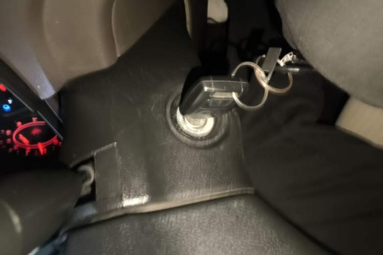 Used Wuling Hongguang V 2021 1.5L Jingqu Edition Enclosed-Window Vehicle LAR Vehicle Key