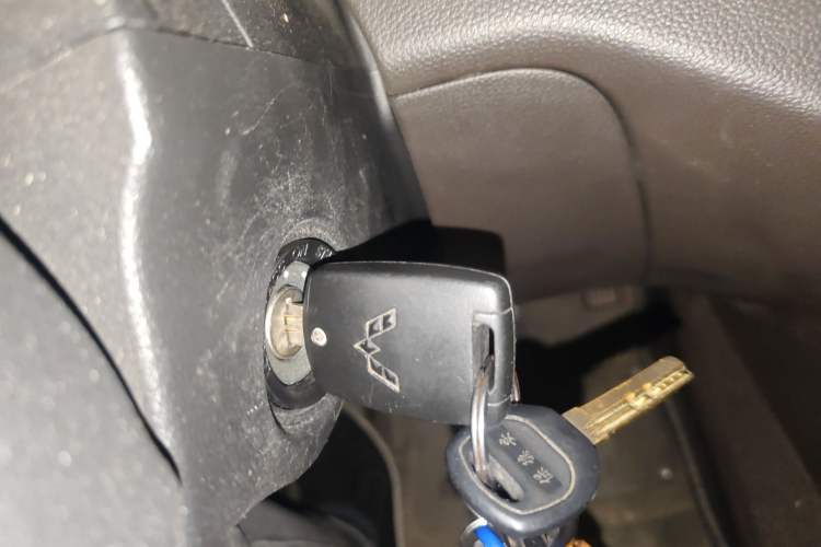 Used Wuling Hongguang V 2021 1.5L Jingqu Edition Enclosed-Window Vehicle LAR Vehicle Key