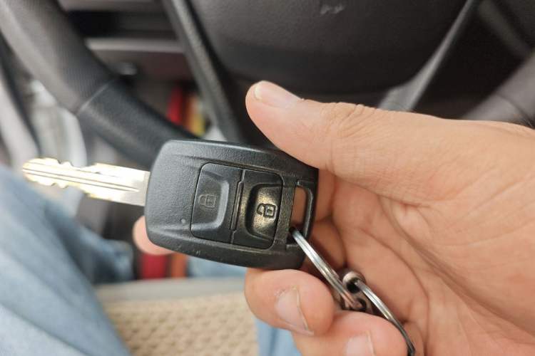 Used Wuling Hongguang V 2021 1.5L Jingqu Edition Enclosed-Window Vehicle LAR Vehicle Key