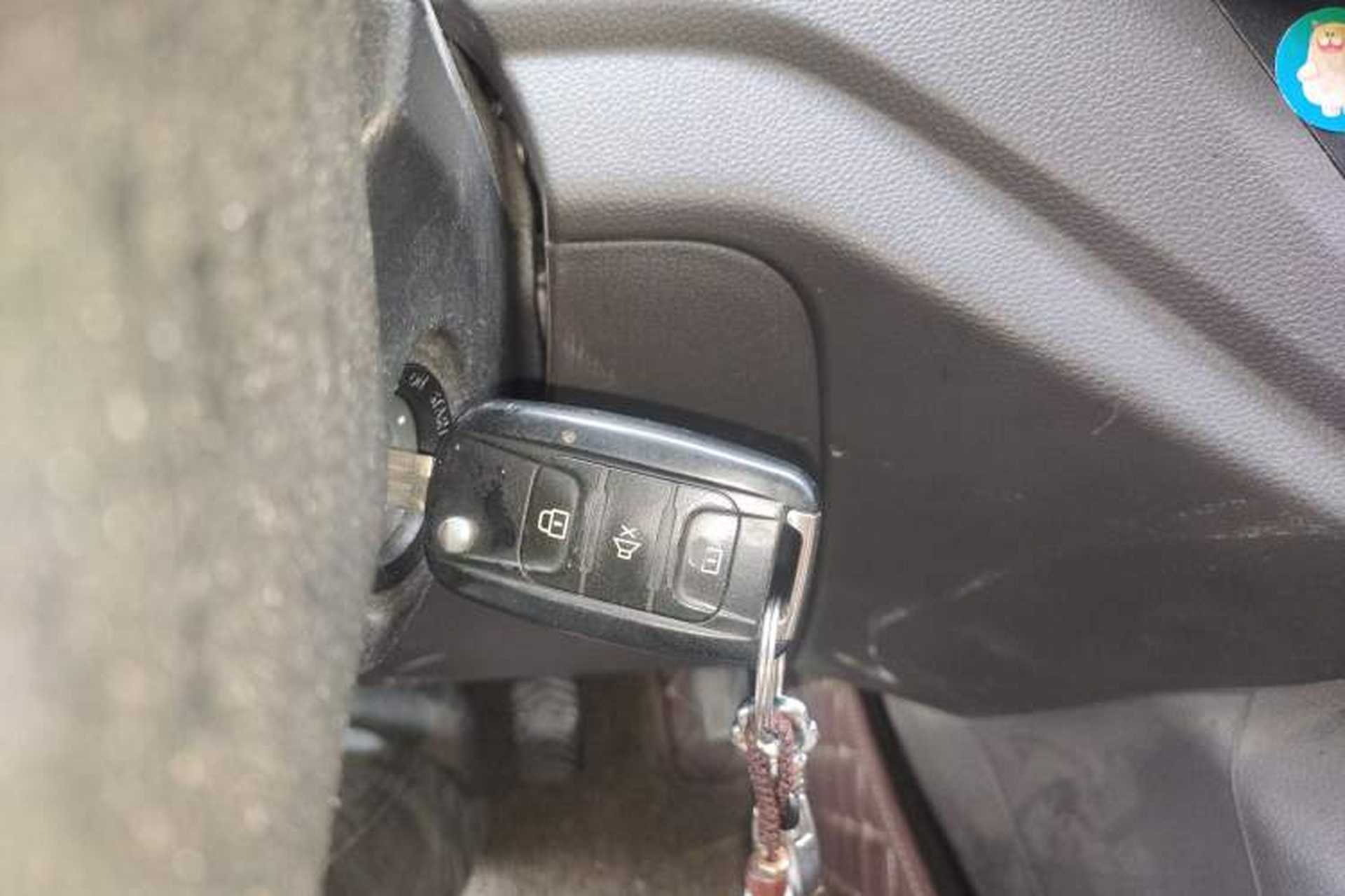 Used Wuling Hongguang V 2021 1.5L Jingqu Version LAR Vehicle Key