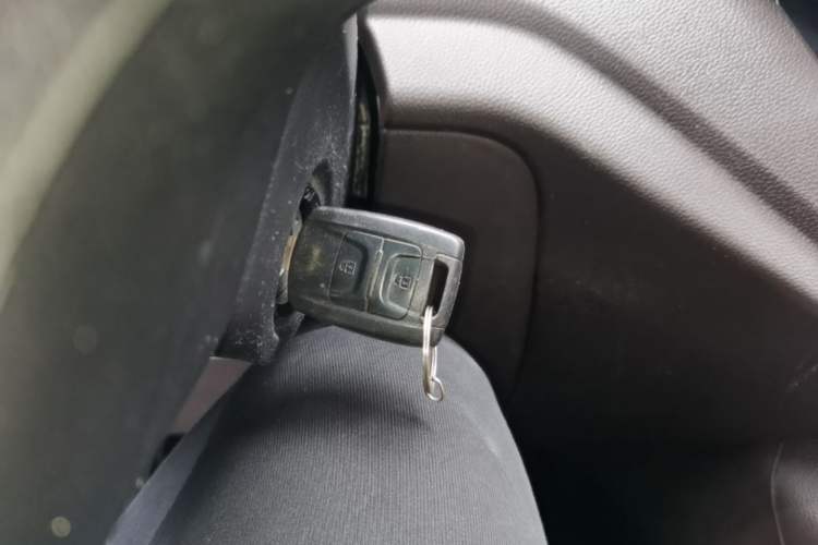 Used Wuling Hongguang V 2021 1.5L Jingqu Version LAR Vehicle Key