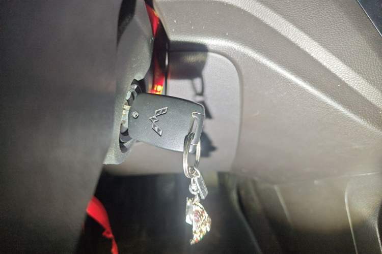 Used Wuling Hongguang V 2021 1.5L Jingqu Edition Enclosed-Window Vehicle LAR Vehicle Key