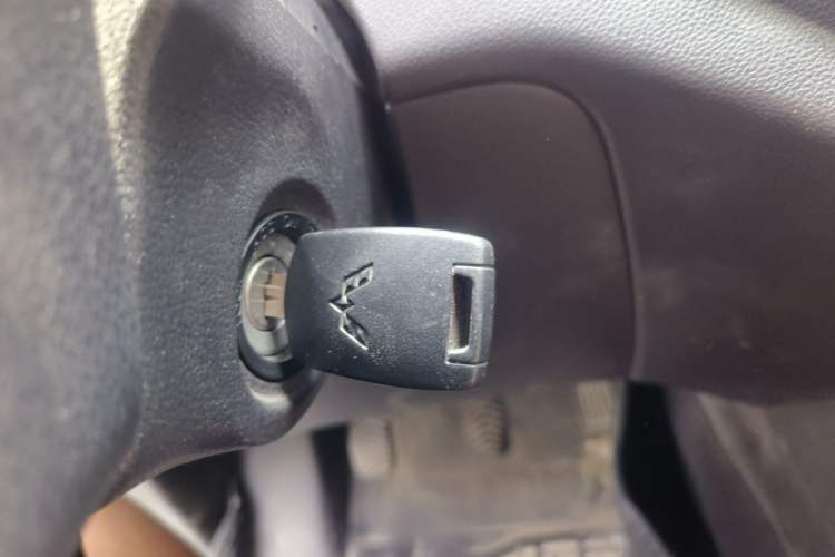 Used Wuling Hongguang V 2021 1.5L Jingqu Edition Enclosed-Window Vehicle LAR Vehicle Key