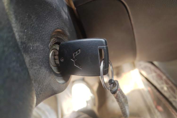 Used Wuling Hongguang V 2021 1.5L Jingqu Edition Enclosed-Window Vehicle LAR Vehicle Key