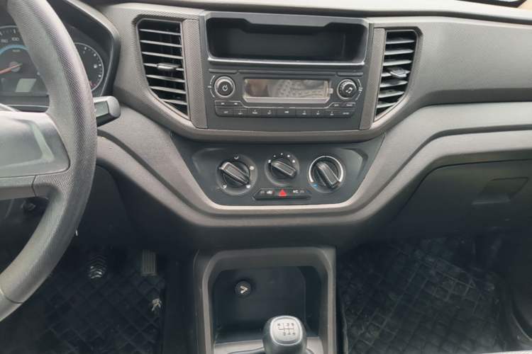 Used Wuling Hongguang V 2021 1.5L Refreshed Enjoyment Edition LAR Audio And AC Panel
