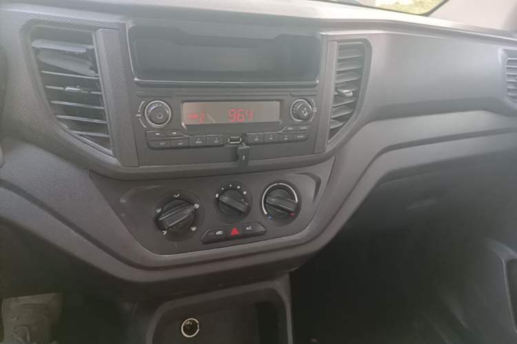 Used Wuling Hongguang V 2021 1.5L Enjoyment Edition LAR Audio And AC Panel