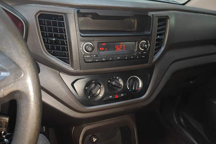 Used Wuling Hongguang V 2021 1.5L Refreshed Enjoyment Edition LAR Audio And AC Panel