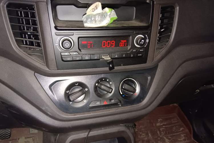 Used Wuling Hongguang V 2021 1.5L Jingqu Version LAR Audio And AC Panel