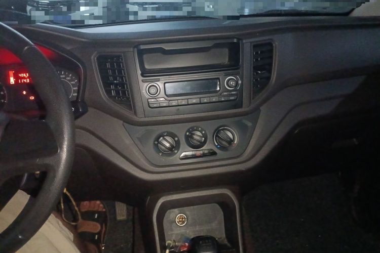 Used Wuling Hongguang V 2021 1.5L Jingqu Edition Enclosed-Window Vehicle LAR Audio And AC Panel