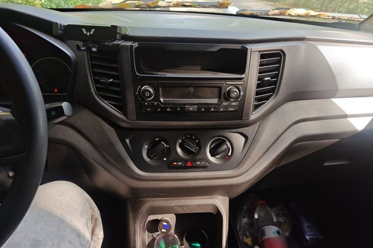 Used Wuling Hongguang V 2021 1.5L Jingqu Version LAR Audio And AC Panel