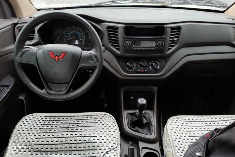 Used Wuling Hongguang V 2021 1.5L Refreshed Enjoyment Edition LAR Center Console