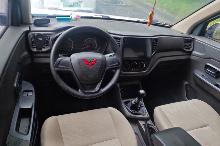Used Wuling Hongguang V 2021 1.5L Jingqu Version LAR Center Console