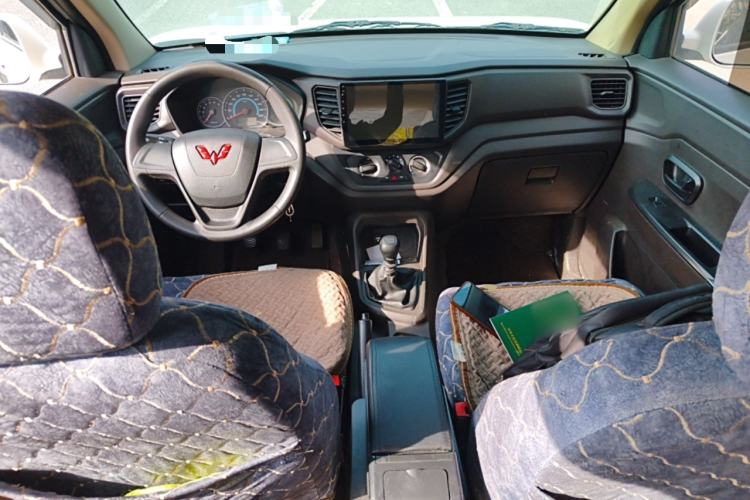 Used Wuling Hongguang V 2021 1.5L Refreshed Enjoyment Edition LAR Center Console