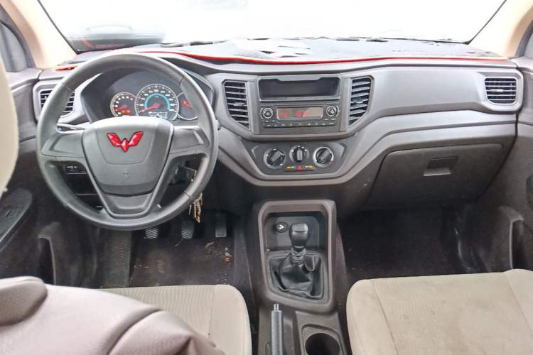 Used Wuling Hongguang V 2021 1.5L Enjoyment Edition LAR Center Console