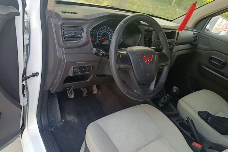 Used Wuling Hongguang V 2021 1.5L Enjoyment Edition LAR Center Console