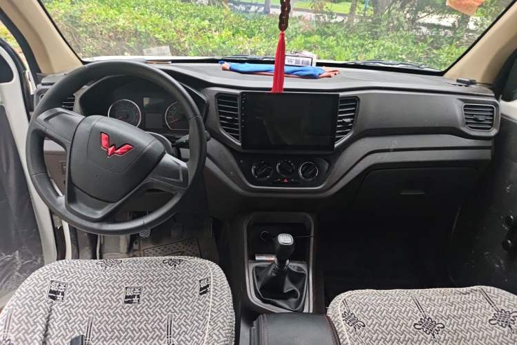 Used Wuling Hongguang V 2021 1.5L Jingqu Version LAR Center Console