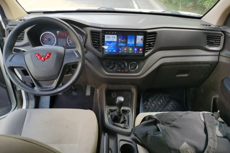 Used Wuling Hongguang V 2021 1.5L Jingqu Version LAR Center Console