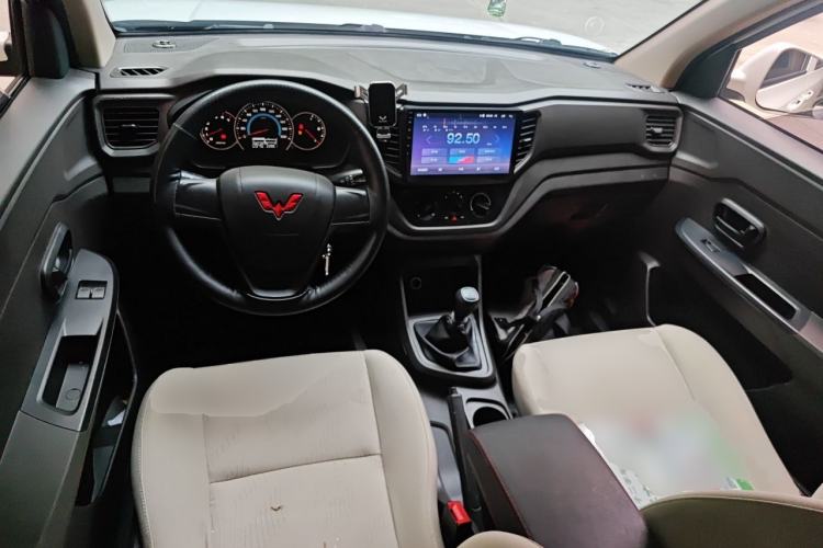 Used Wuling Hongguang V 2021 1.5L Refreshed Enjoyment Edition LAR Center Console