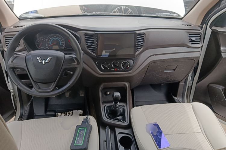 Used Wuling Hongguang V 2021 1.5L Enjoyment Edition LAR Center Console