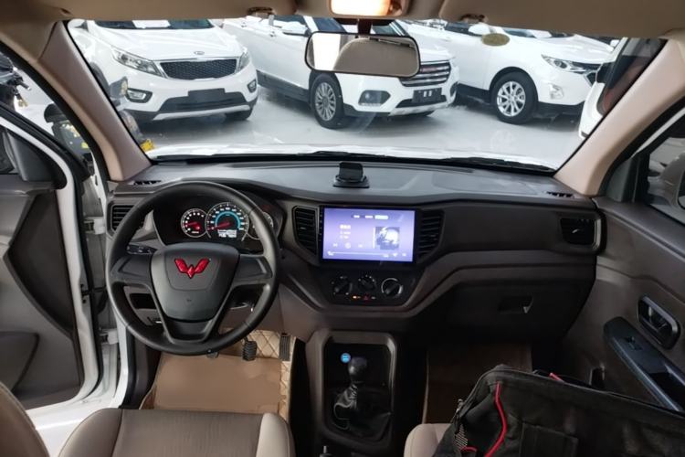 Used Wuling Hongguang V 2021 1.5L Refreshed Enjoyment Edition LAR Center Console