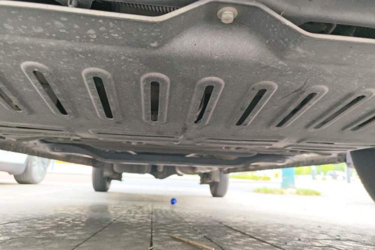 Used Wuling Hongguang V 2021 1.5L Jingqu Version LAR Chassis Front