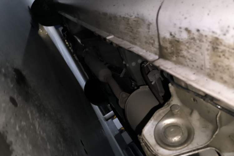 Used Wuling Hongguang V 2021 1.5L Jingqu Edition Enclosed-Window Vehicle LAR Chassis Rear Left