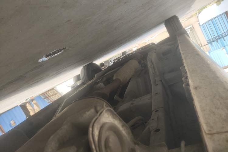 Used Wuling Hongguang V 2021 1.5L Jingqu Edition Enclosed-Window Vehicle LAR Chassis Rear Left
