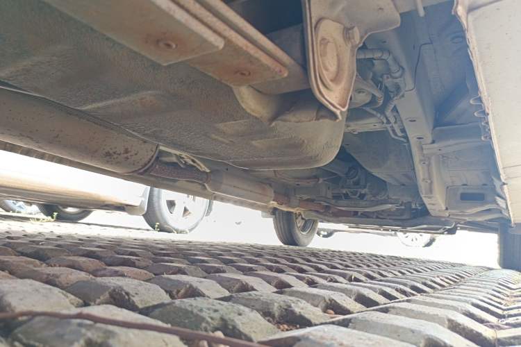 Used Wuling Hongguang V 2021 1.5L Jingqu Edition Enclosed-Window Vehicle LAR Chassis Rear Right