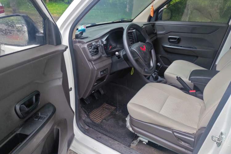 Used Wuling Hongguang V 2021 1.5L Jingqu Version LAR Driver Seat