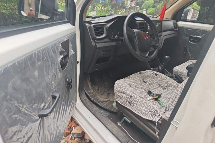 Used Wuling Hongguang V 2021 1.5L Jingqu Version LAR Driver Seat