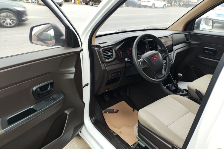 Used Wuling Hongguang V 2021 1.5L Jingqu Version LAR Driver Seat