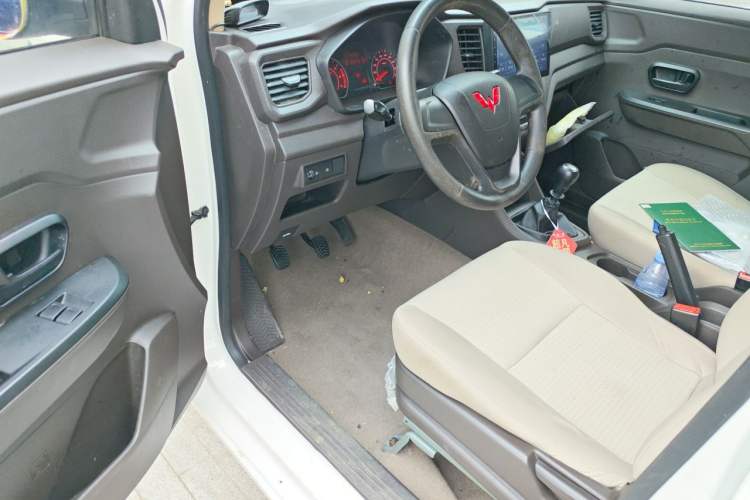 Used Wuling Hongguang V 2021 1.5L Jingqu Version LAR Driver Seat