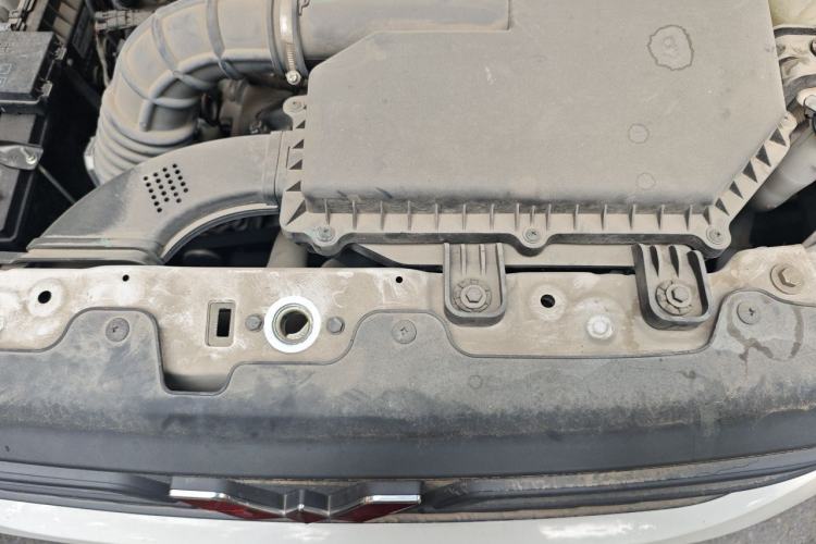 Used Wuling Hongguang V 2021 1.5L Jingqu Version LAR Engine Bay