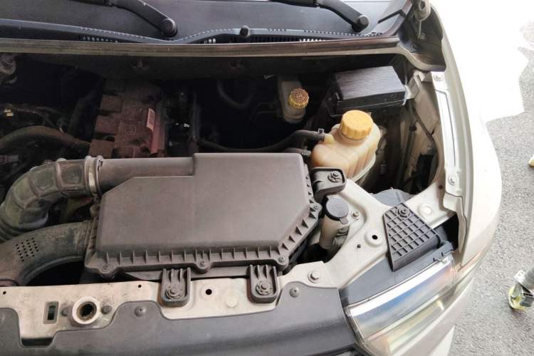Used Wuling Hongguang V 2021 1.5L Refreshed Enjoyment Edition LAR Engine Bay Left