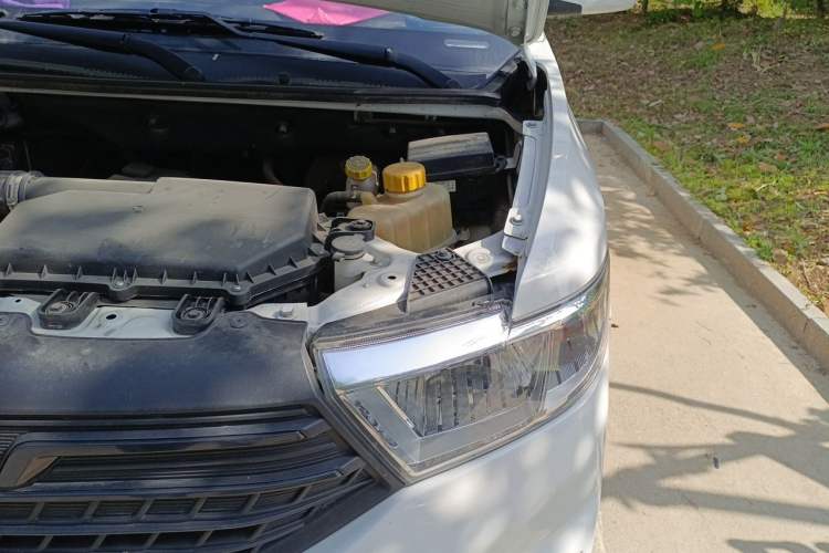 Used Wuling Hongguang V 2021 1.5L Enjoyment Edition LAR Engine Bay Left