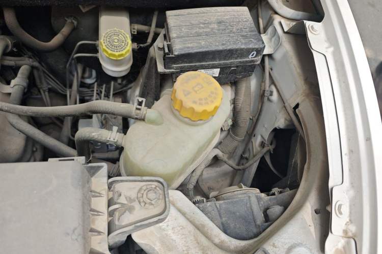 Used Wuling Hongguang V 2021 1.5L Jingqu Version LAR Engine Bay Left