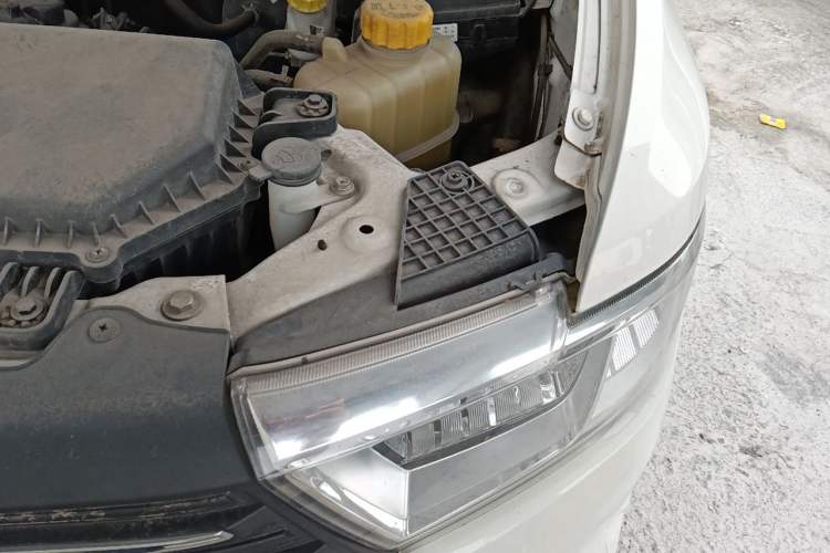 Used Wuling Hongguang V 2021 1.5L Enjoyment Edition LAR Engine Bay Left