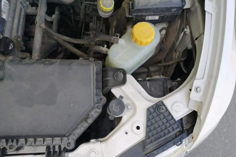 Used Wuling Hongguang V 2021 1.5L Jingqu Version LAR Engine Bay Left