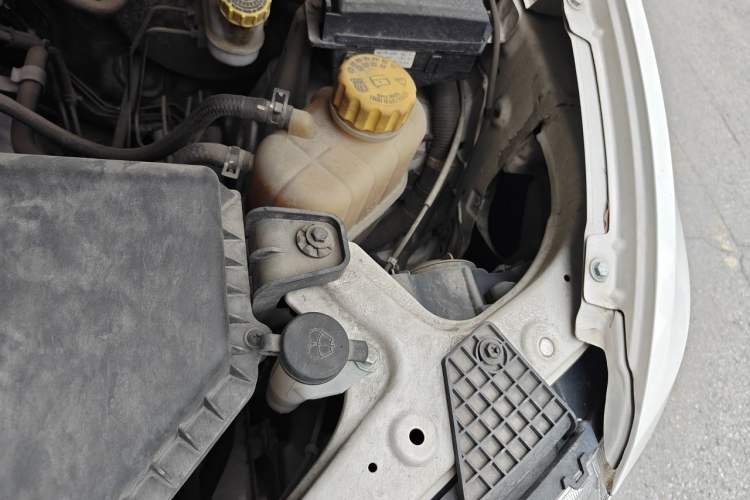 Used Wuling Hongguang V 2021 1.5L Enjoyment Edition LAR Engine Bay Left